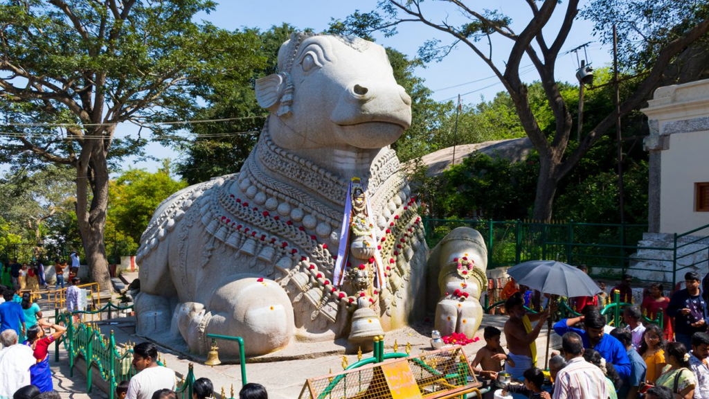 nandi statue mysore